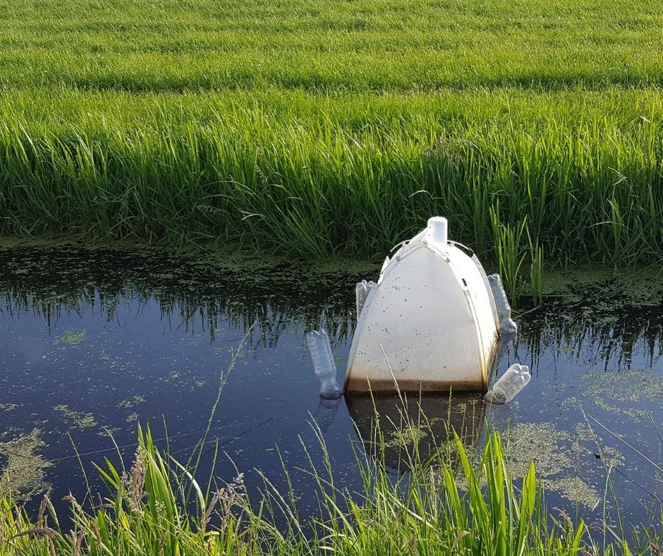 Emergence Trap on Water