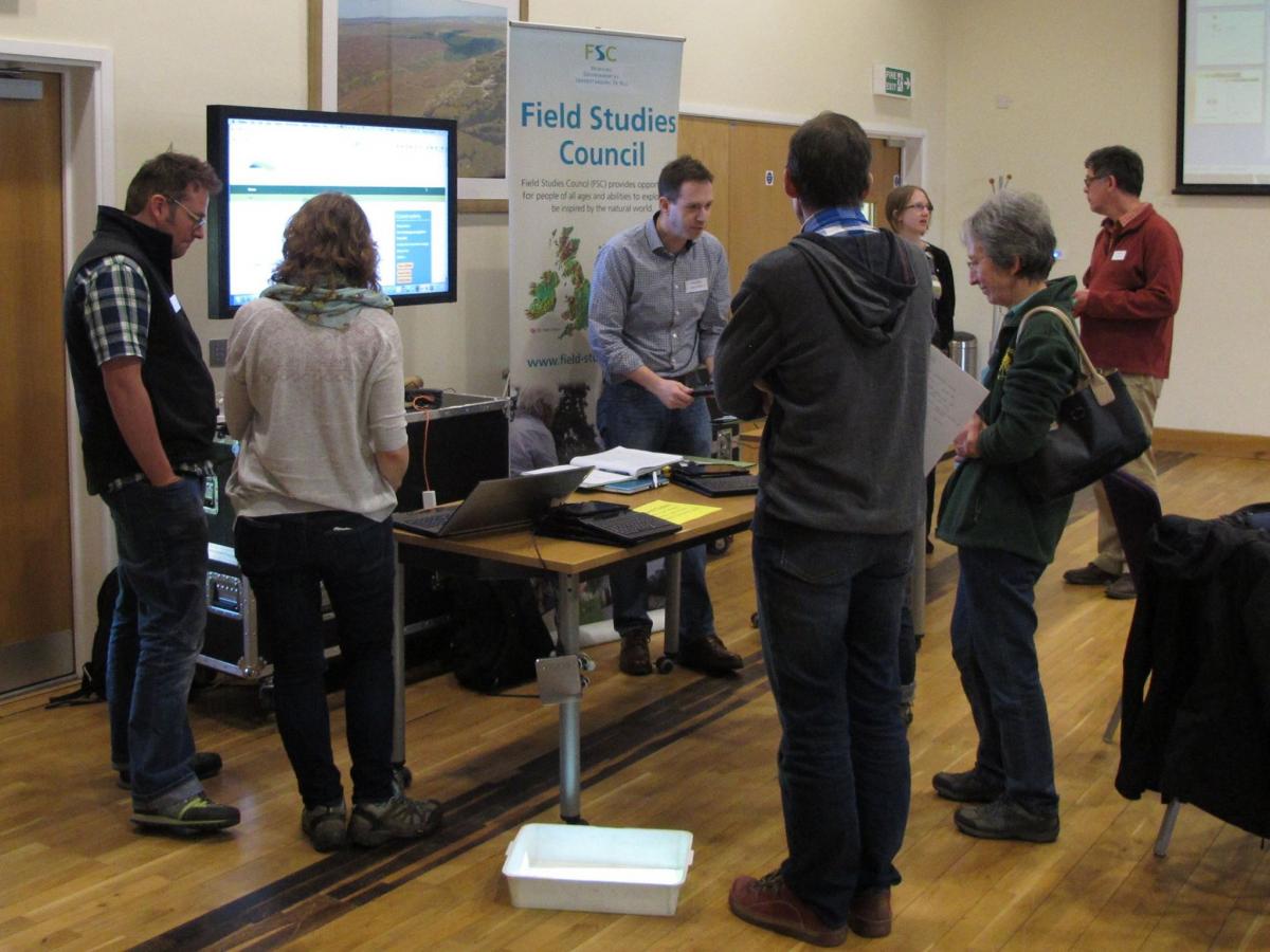 FSC & OU teams demonstrate the Field Network System (photo Paula Lightfoot)